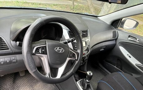 Hyundai Solaris II рестайлинг, 2011 год, 550 000 рублей, 9 фотография
