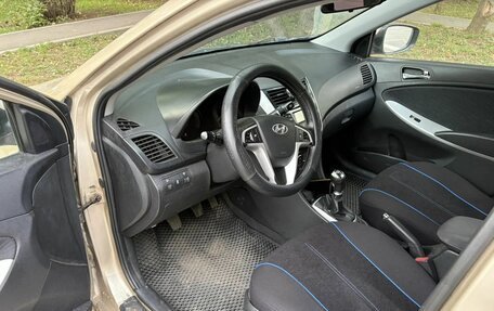 Hyundai Solaris II рестайлинг, 2011 год, 550 000 рублей, 5 фотография