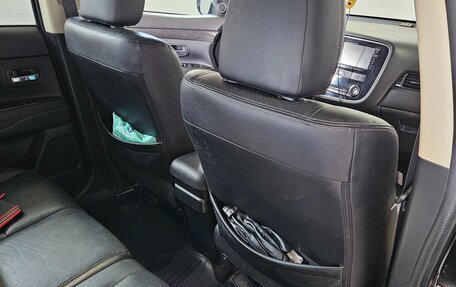 Mitsubishi Outlander III рестайлинг 3, 2016 год, 2 080 000 рублей, 12 фотография