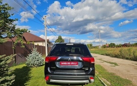 Mitsubishi Outlander III рестайлинг 3, 2016 год, 2 080 000 рублей, 6 фотография