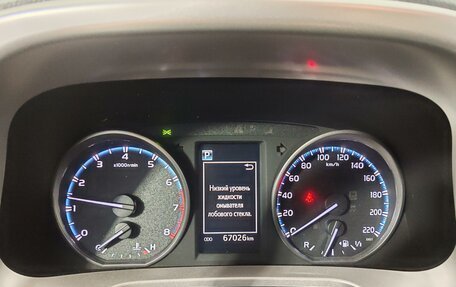 Toyota RAV4, 2018 год, 2 599 000 рублей, 13 фотография
