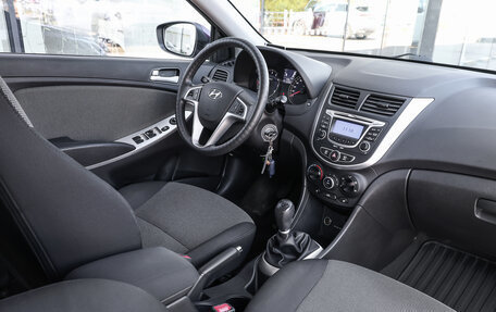 Hyundai Solaris II рестайлинг, 2012 год, 798 000 рублей, 10 фотография