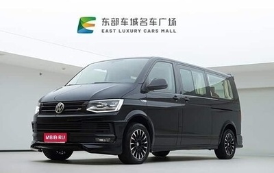 Volkswagen Multivan T6 рестайлинг, 2019 год, 4 780 000 рублей, 1 фотография