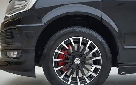Volkswagen Multivan T6 рестайлинг, 2019 год, 4 780 000 рублей, 13 фотография