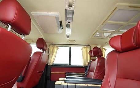 Volkswagen Multivan T6 рестайлинг, 2019 год, 4 780 000 рублей, 17 фотография