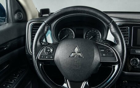 Mitsubishi Outlander III рестайлинг 3, 2017 год, 2 249 000 рублей, 12 фотография