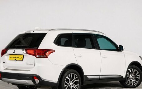 Mitsubishi Outlander III рестайлинг 3, 2017 год, 2 249 000 рублей, 7 фотография