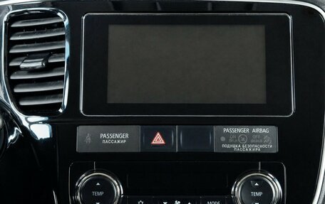 Mitsubishi Outlander III рестайлинг 3, 2017 год, 2 249 000 рублей, 16 фотография