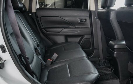Mitsubishi Outlander III рестайлинг 3, 2017 год, 2 249 000 рублей, 18 фотография