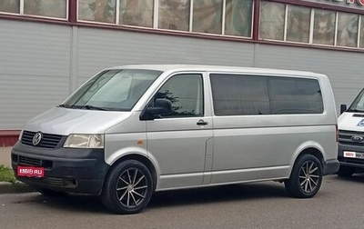 Volkswagen Transporter T5 рестайлинг, 2004 год, 920 000 рублей, 1 фотография