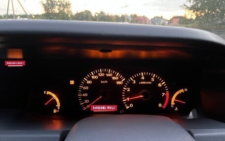 Nissan Gloria XI, 2000 год, 600 000 рублей, 8 фотография