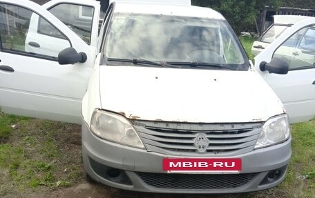 Renault Logan I, 2013 год, 258 800 рублей, 2 фотография
