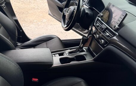 Honda Accord IX рестайлинг, 2019 год, 1 800 000 рублей, 12 фотография