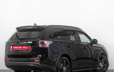 Mitsubishi Outlander III рестайлинг 3, 2014 год, 1 399 000 рублей, 7 фотография