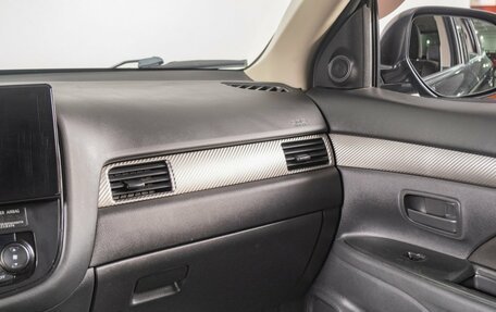 Mitsubishi Outlander III рестайлинг 3, 2014 год, 1 399 000 рублей, 12 фотография