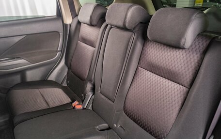 Mitsubishi Outlander III рестайлинг 3, 2014 год, 1 399 000 рублей, 19 фотография