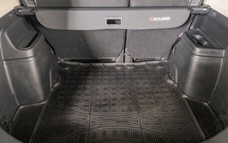 Mitsubishi Outlander III рестайлинг 3, 2014 год, 1 399 000 рублей, 20 фотография