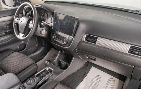 Mitsubishi Outlander III рестайлинг 3, 2014 год, 1 399 000 рублей, 18 фотография