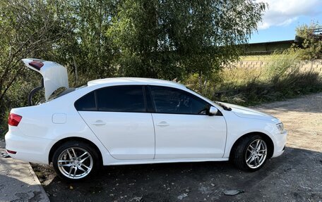 Volkswagen Jetta VI, 2014 год, 1 090 000 рублей, 3 фотография