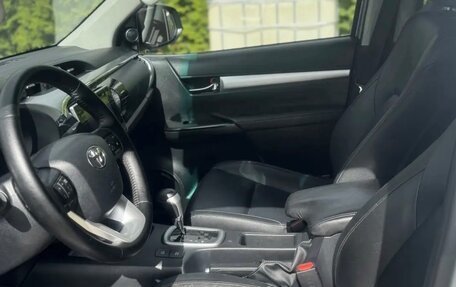 Toyota Hilux VIII, 2015 год, 3 450 000 рублей, 9 фотография