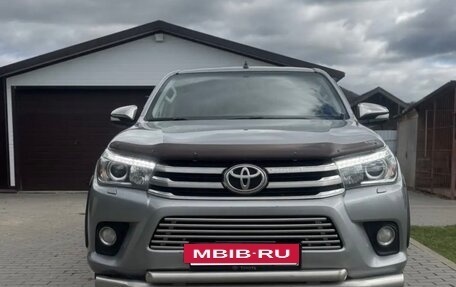 Toyota Hilux VIII, 2015 год, 3 450 000 рублей, 2 фотография