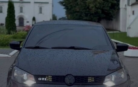 Volkswagen Polo VI (EU Market), 2013 год, 750 000 рублей, 1 фотография