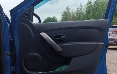 Renault Logan II, 2017 год, 370 000 рублей, 10 фотография
