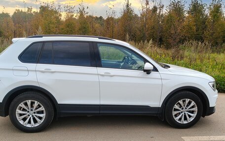 Volkswagen Tiguan II, 2020 год, 2 950 000 рублей, 4 фотография
