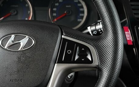 Hyundai Solaris II рестайлинг, 2015 год, 799 000 рублей, 16 фотография