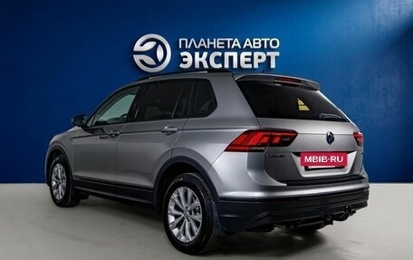 Volkswagen Tiguan II, 2019 год, 2 800 000 рублей, 3 фотография