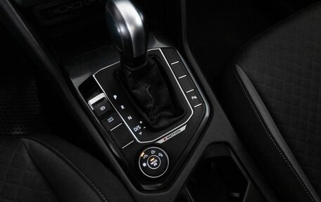 Volkswagen Tiguan II, 2019 год, 2 800 000 рублей, 13 фотография