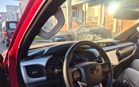 Toyota Hilux VIII, 2017 год, 2 350 000 рублей, 16 фотография