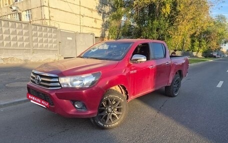 Toyota Hilux VIII, 2017 год, 2 350 000 рублей, 9 фотография