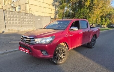 Toyota Hilux VIII, 2017 год, 2 350 000 рублей, 10 фотография