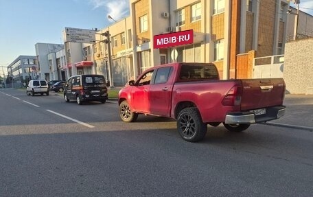 Toyota Hilux VIII, 2017 год, 2 350 000 рублей, 7 фотография