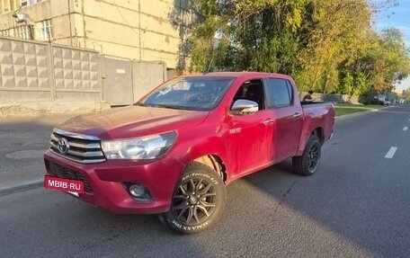 Toyota Hilux VIII, 2017 год, 2 350 000 рублей, 11 фотография