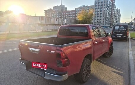 Toyota Hilux VIII, 2017 год, 2 350 000 рублей, 13 фотография