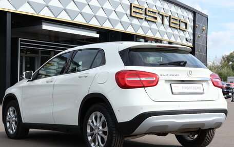 Mercedes-Benz GLA, 2015 год, 1 690 000 рублей, 7 фотография