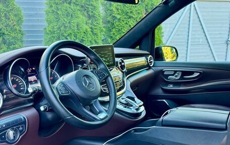 Mercedes-Benz V-Класс, 2017 год, 4 200 000 рублей, 5 фотография
