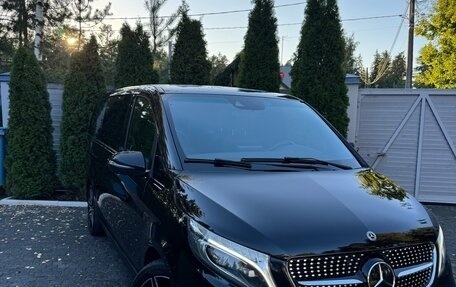 Mercedes-Benz V-Класс, 2017 год, 4 200 000 рублей, 3 фотография