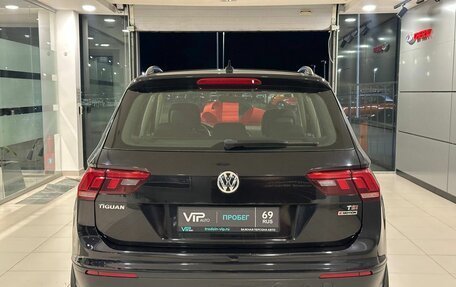 Volkswagen Tiguan II, 2017 год, 2 127 000 рублей, 5 фотография
