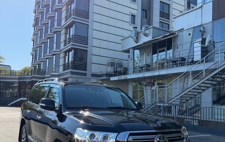 Toyota Land Cruiser 200, 2016 год, 5 990 000 рублей, 1 фотография