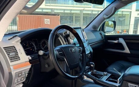 Toyota Land Cruiser 200, 2016 год, 5 990 000 рублей, 14 фотография
