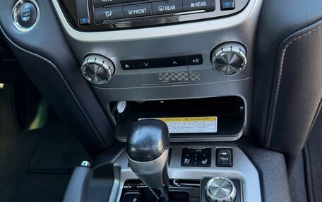 Toyota Land Cruiser 200, 2016 год, 5 990 000 рублей, 18 фотография