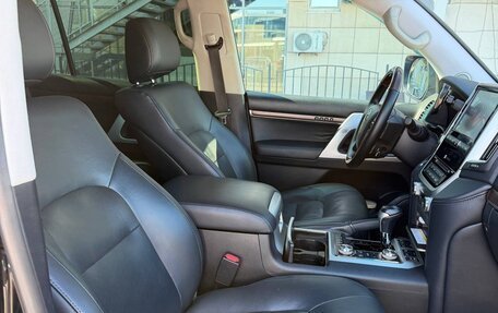 Toyota Land Cruiser 200, 2016 год, 5 990 000 рублей, 20 фотография