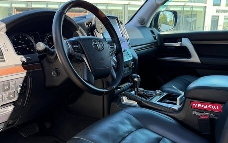 Toyota Land Cruiser 200, 2016 год, 5 990 000 рублей, 13 фотография