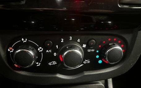 Renault Duster I рестайлинг, 2017 год, 1 840 000 рублей, 8 фотография