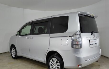 Toyota Voxy II, 2012 год, 1 170 000 рублей, 7 фотография