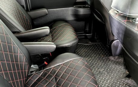 Toyota Voxy II, 2012 год, 1 170 000 рублей, 15 фотография
