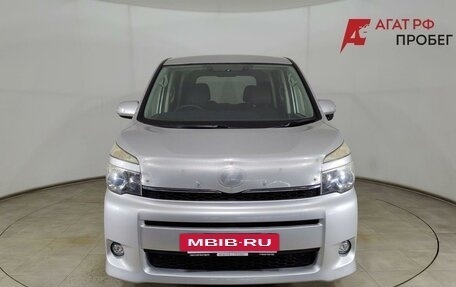 Toyota Voxy II, 2012 год, 1 170 000 рублей, 2 фотография